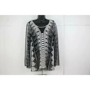 ladies Capri black&white blouse size M